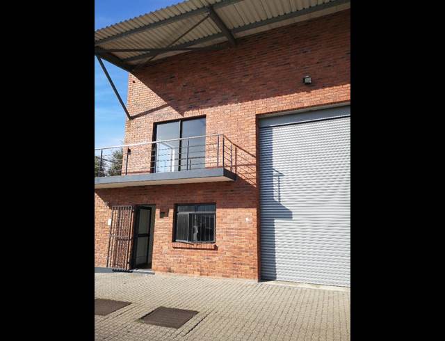 161M² WAREHOUSE RENTED IN NOORDHOEK