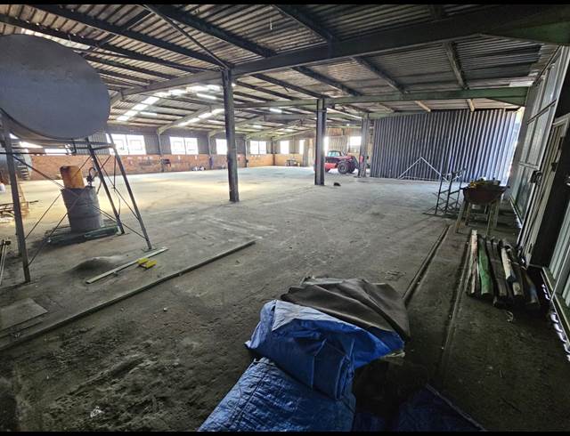 1,000M² WAREHOUSE TO LET IN BOKSBURG EAST