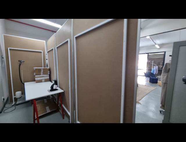 180M² MINI FACTORY TO LET IN SALT RIVER