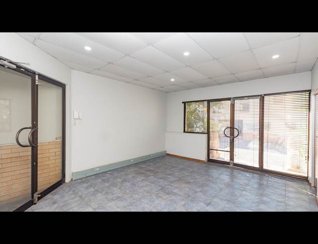 255M² OFFICE TO LET IN ROBINDALE
