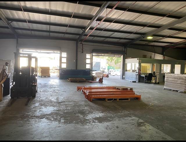 2,000M² WAREHOUSE TO LET IN PINETOWN CENTRAL