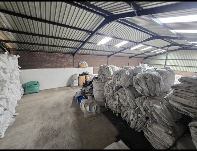 280M² WAREHOUSE TO LET IN ANDERBOLT