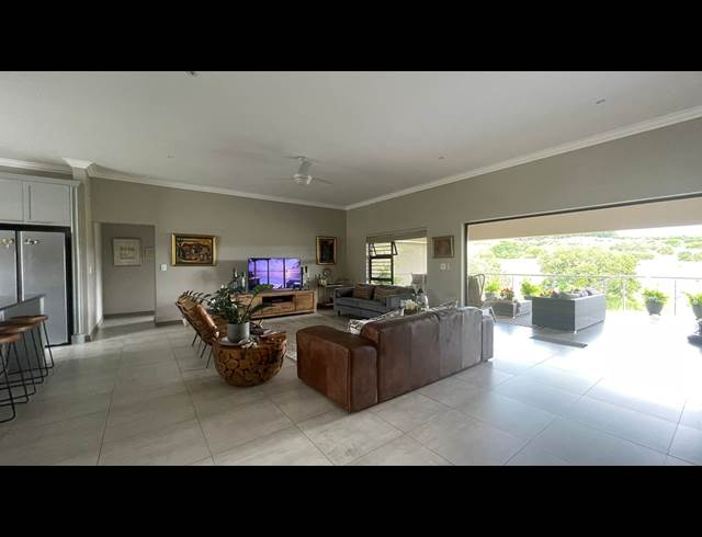2 BEDROOM HOUSE TO LET IN BATELEUR ESTATE