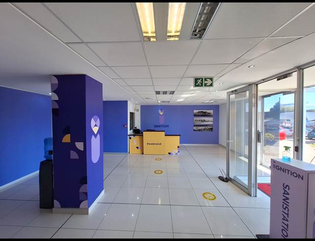 2,221M² SHOWROOM TO LET IN NORTH RIDING