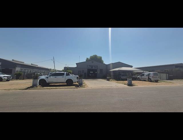 515M² WAREHOUSE TO LET IN ANDERBOLT