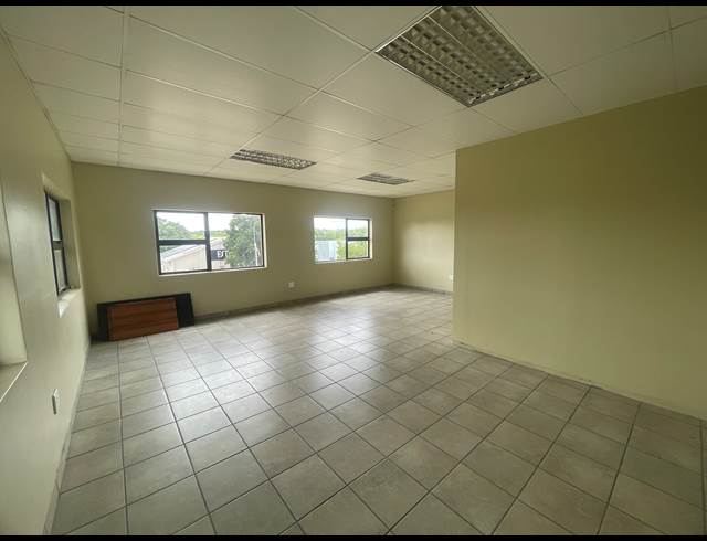 30M² OFFICE TO LET IN ELDORAIGNE