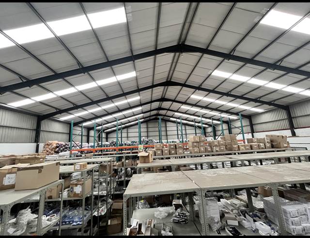 1,050M² WAREHOUSE RENTED IN EPPING INDUSTRIAL