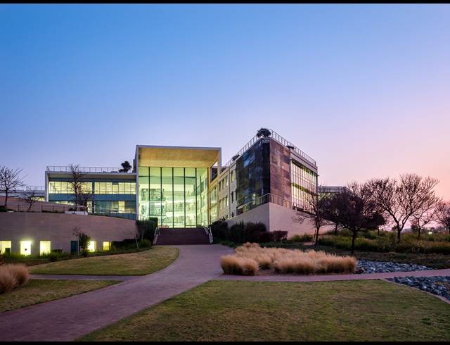 3,300M² OFFICE TO LET IN WATERFALL