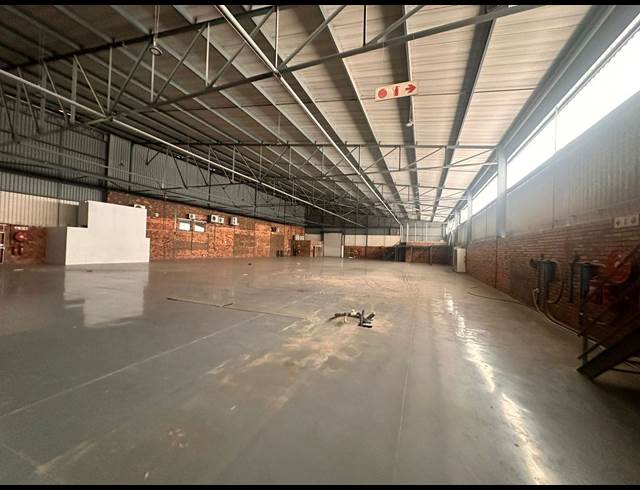 2,805M² WAREHOUSE TO LET IN ORMONDE