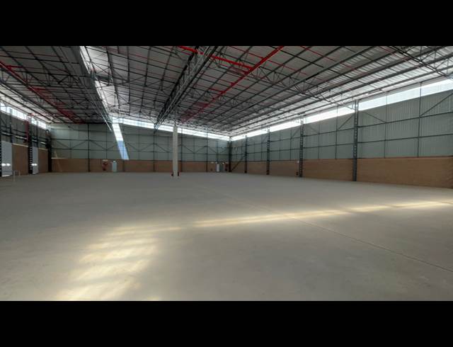 2,208M² WAREHOUSE TO LET IN AIRPORT PARK