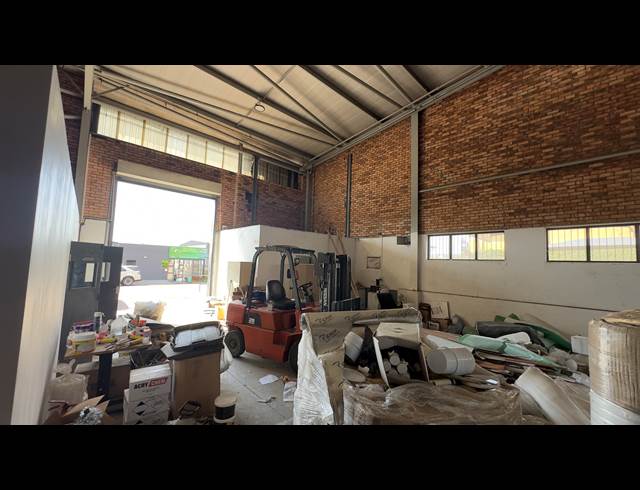 301.40M² WAREHOUSE TO LET IN MEADOWDALE