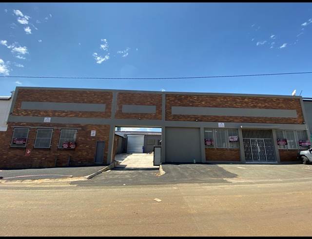 600M² BUILDING TO LET IN BOOYSENS