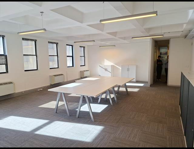 147M² OFFICE TO LET IN FORESHORE