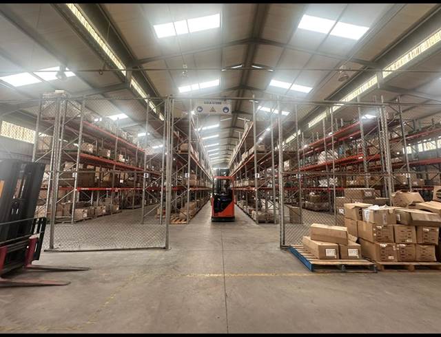 3,600M² WAREHOUSE TO LET IN MEADOWDALE