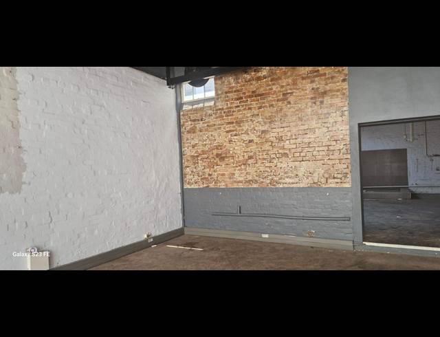146M² WAREHOUSE TO LET IN DOORNFONTEIN