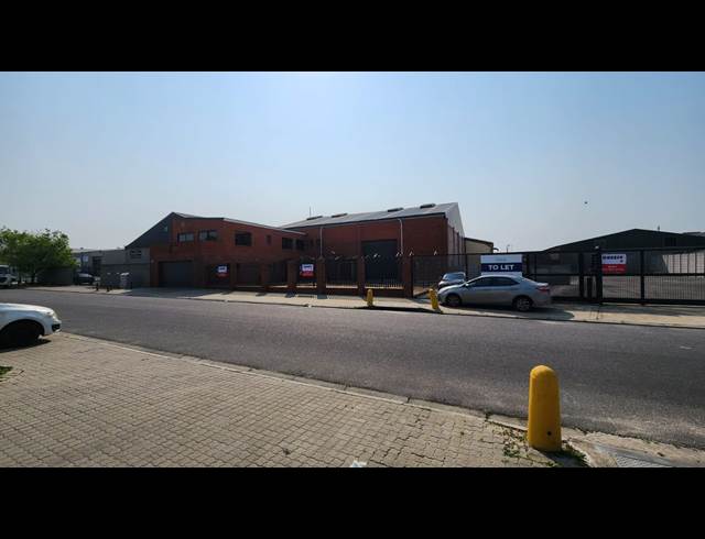 1,085M² WAREHOUSE TO LET IN BLACKHEATH INDUSTRIAL