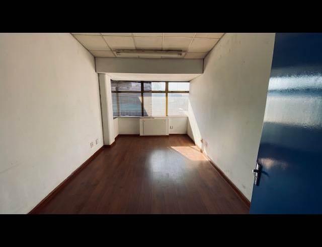 335M² WAREHOUSE TO LET IN RED HILL