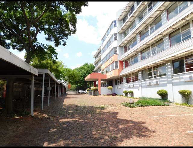 856M² OFFICE TO LET IN FERNDALE