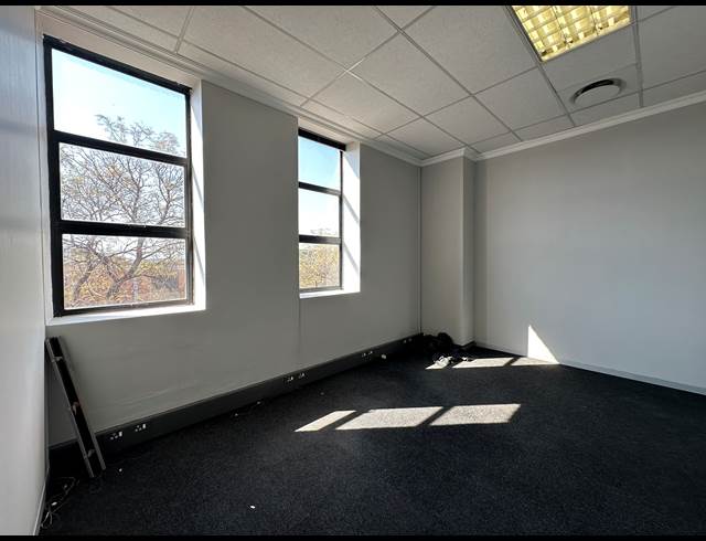 253.90M² OFFICE TO LET IN ECO PARK ESTATE