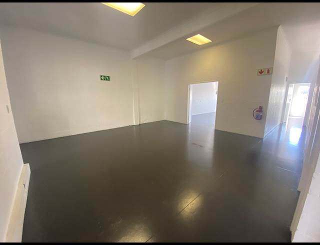 200M² WAREHOUSE TO LET IN MILNERTON CENTRAL