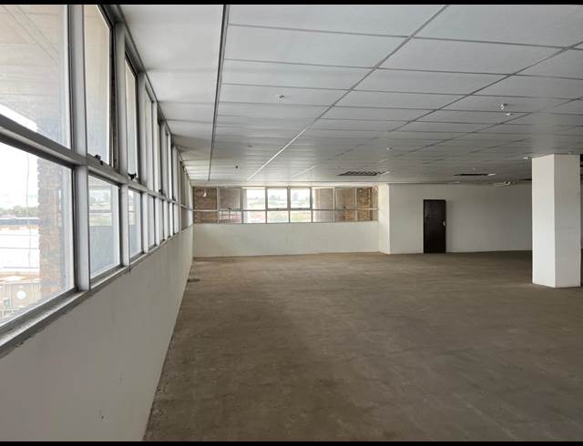 1,115M² OFFICE TO LET IN HALFWAY HOUSE