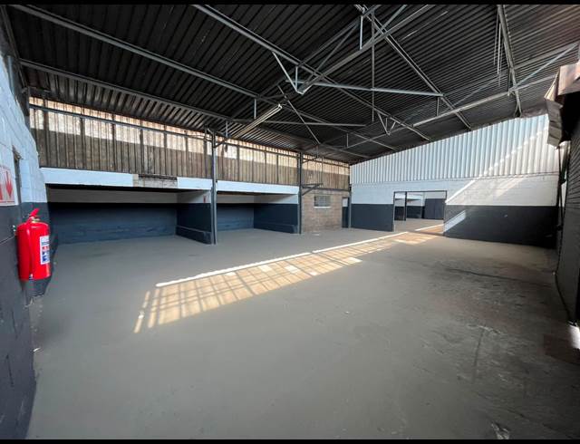 200M² WORKSHOP TO LET IN VULCANIA