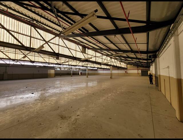 2,200M² WAREHOUSE TO LET IN ATLANTIS INDUSTRIAL