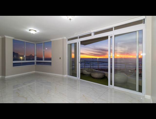 2 BEDROOM APARTMENT TO LET IN BEACHFRONT