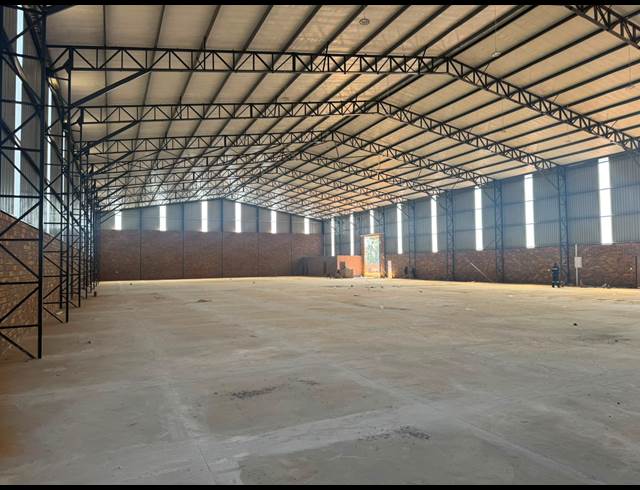 2,531M² WAREHOUSE TO LET IN AEROTON
