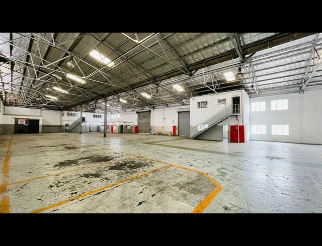 4,040M² WAREHOUSE RENTED IN NORTH END