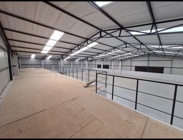 1,094M² WAREHOUSE TO LET IN COSMO BUSINESS PARK