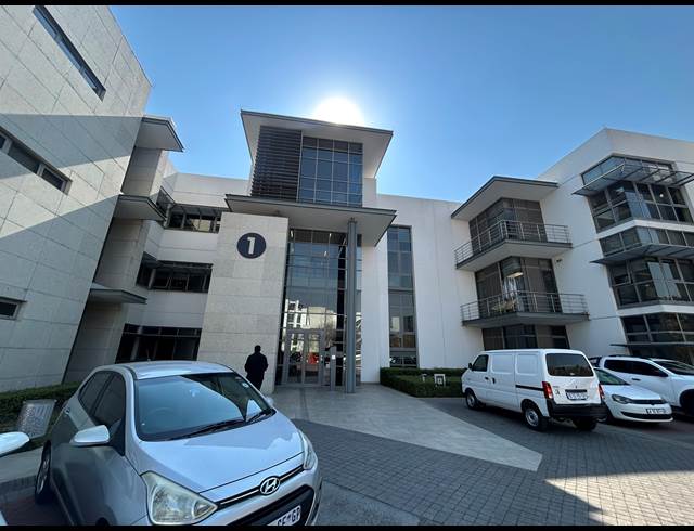 1,162M² OFFICE TO LET IN WATERFALL