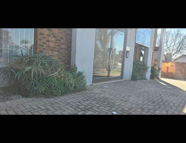 BUSINESS PROPERTY TO RENT IN FARRAR PARK