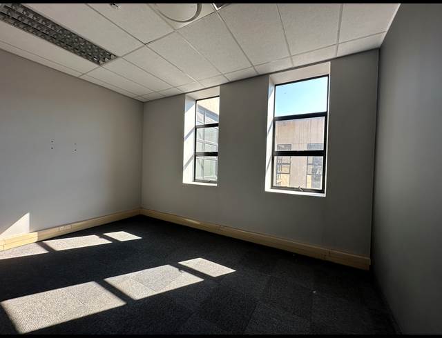 155.30M² OFFICE TO LET IN ECO PARK ESTATE