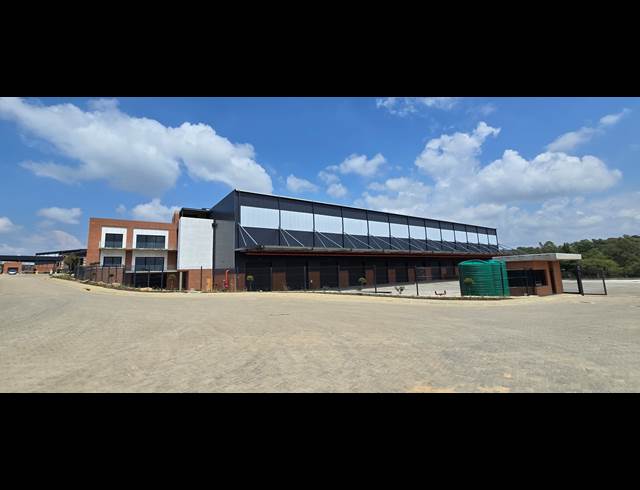 7,731M² WAREHOUSE TO LET IN NORTH RIDING