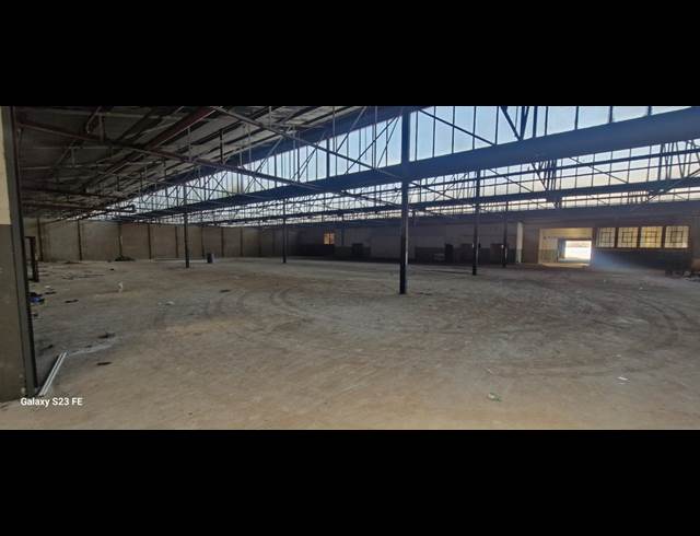 1,800M² WAREHOUSE TO LET IN SELBY