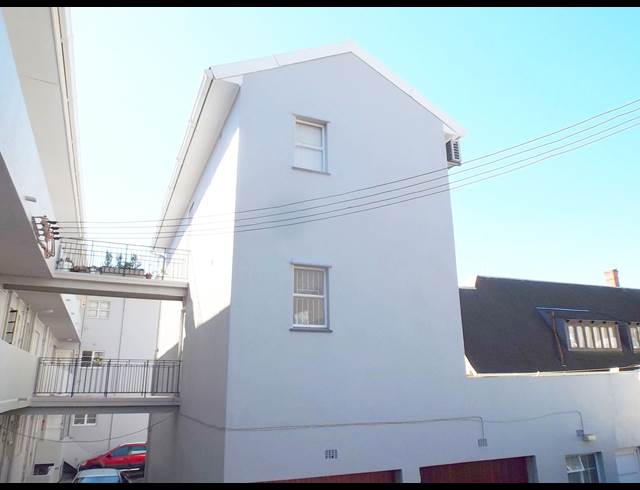 1 bed property to rent in ORANJEZICHT