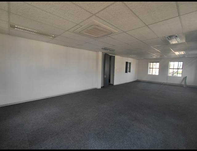 469M² OFFICE TO LET IN BRYANSTON