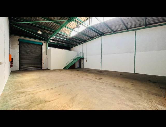 275M² WAREHOUSE TO LET IN STORMILL