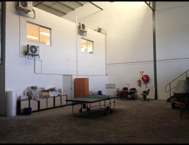 550M² WAREHOUSE TO LET IN AIRPORT INDUSTRIA