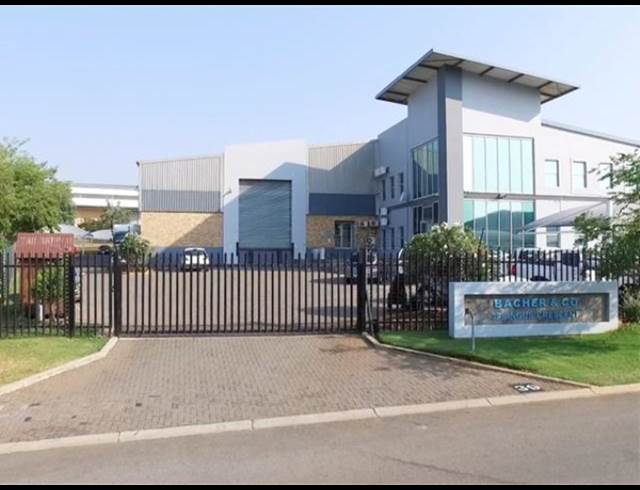 2,500M² WAREHOUSE TO LET IN LONGMEADOW
