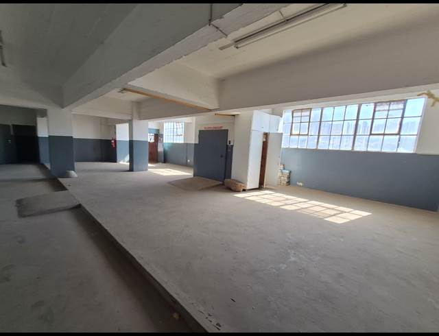 400M² WAREHOUSE TO LET IN DENVER