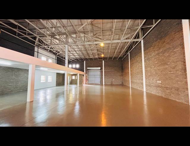 550M² WAREHOUSE TO LET IN STORMILL