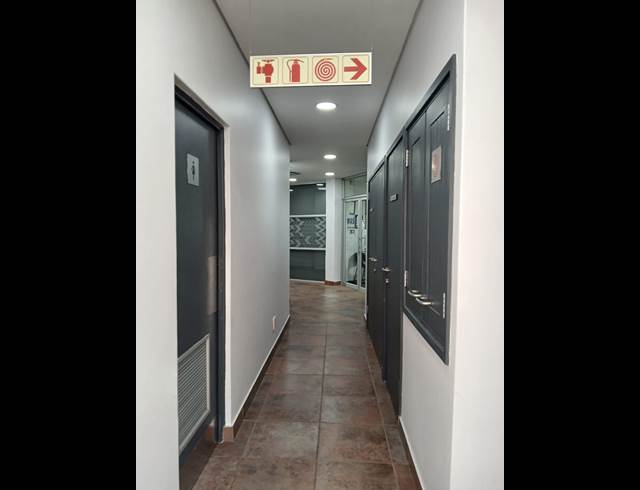 393M² OFFICE TO LET IN WESTVILLE