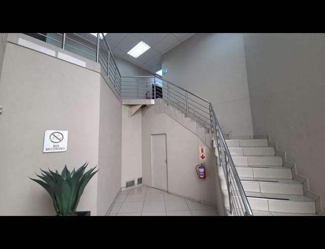 15M² OFFICE TO LET IN FRANSVILLE