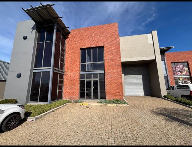 519M² WAREHOUSE TO LET IN STIKLAND INDUSTRIAL