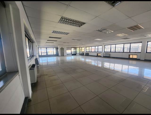 304M² OFFICE TO LET IN WOODMEAD