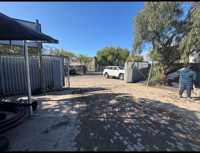 815M² WAREHOUSE TO LET IN BLACKHEATH INDUSTRIAL