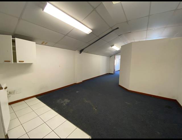 318M² WAREHOUSE TO LET IN MARCONI BEAM INDUSTRIA