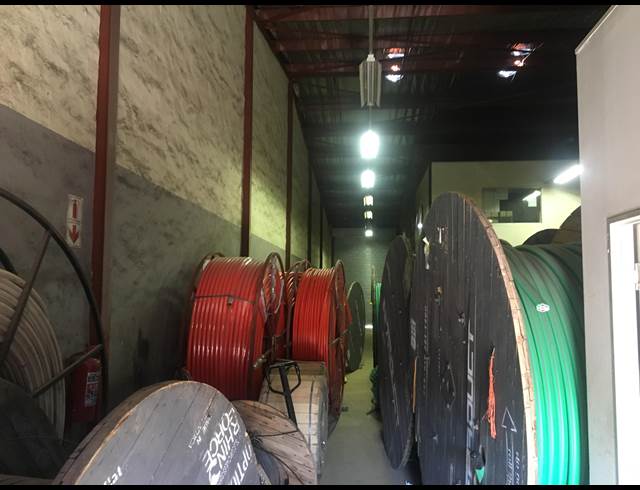 300M² WAREHOUSE RENTED IN SILVERTONDALE